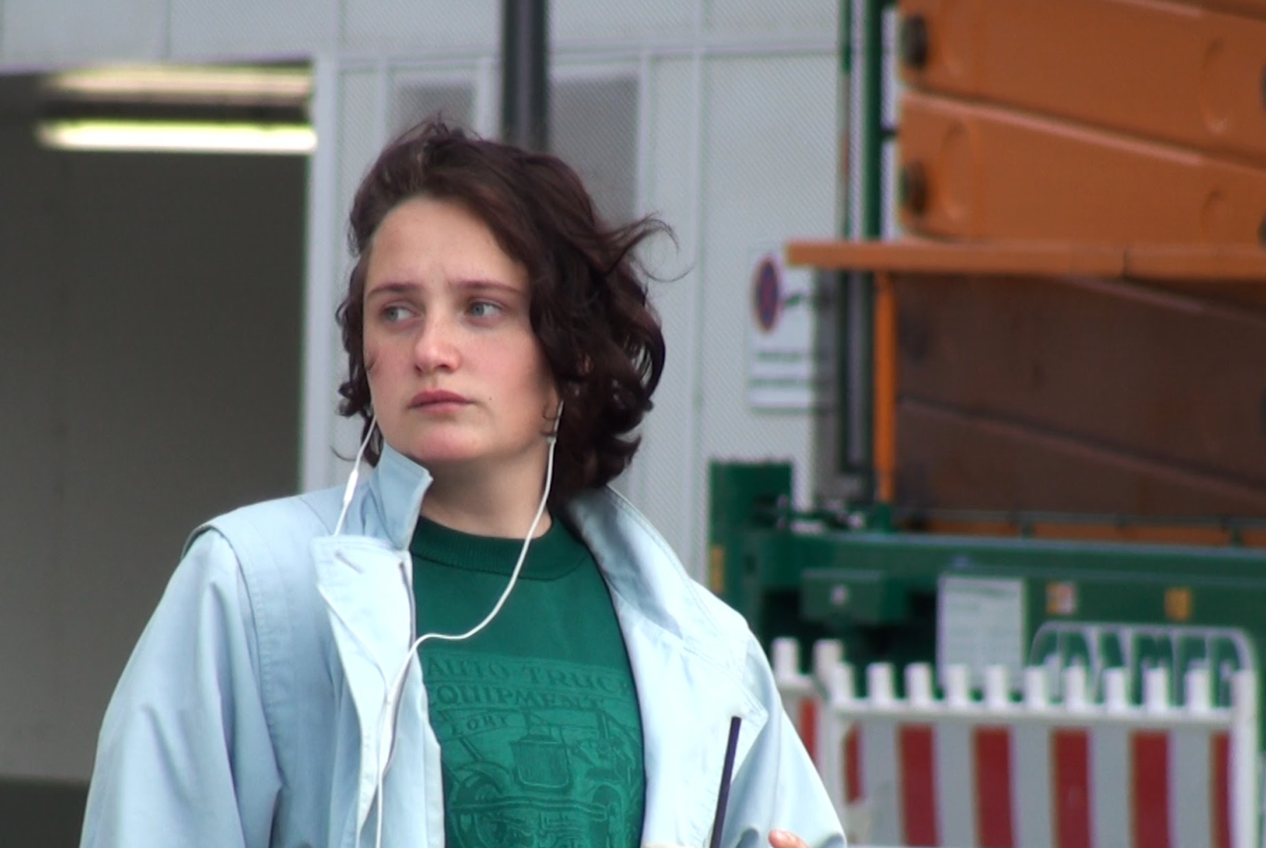 Nina in einer Reihe Begegnungen